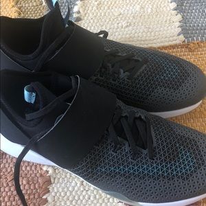 Lightly used Nike Zoom Women’s 8.5 CrossFit